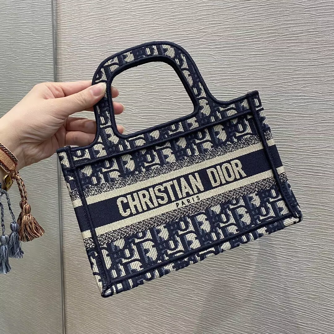 D10r Tote Bag