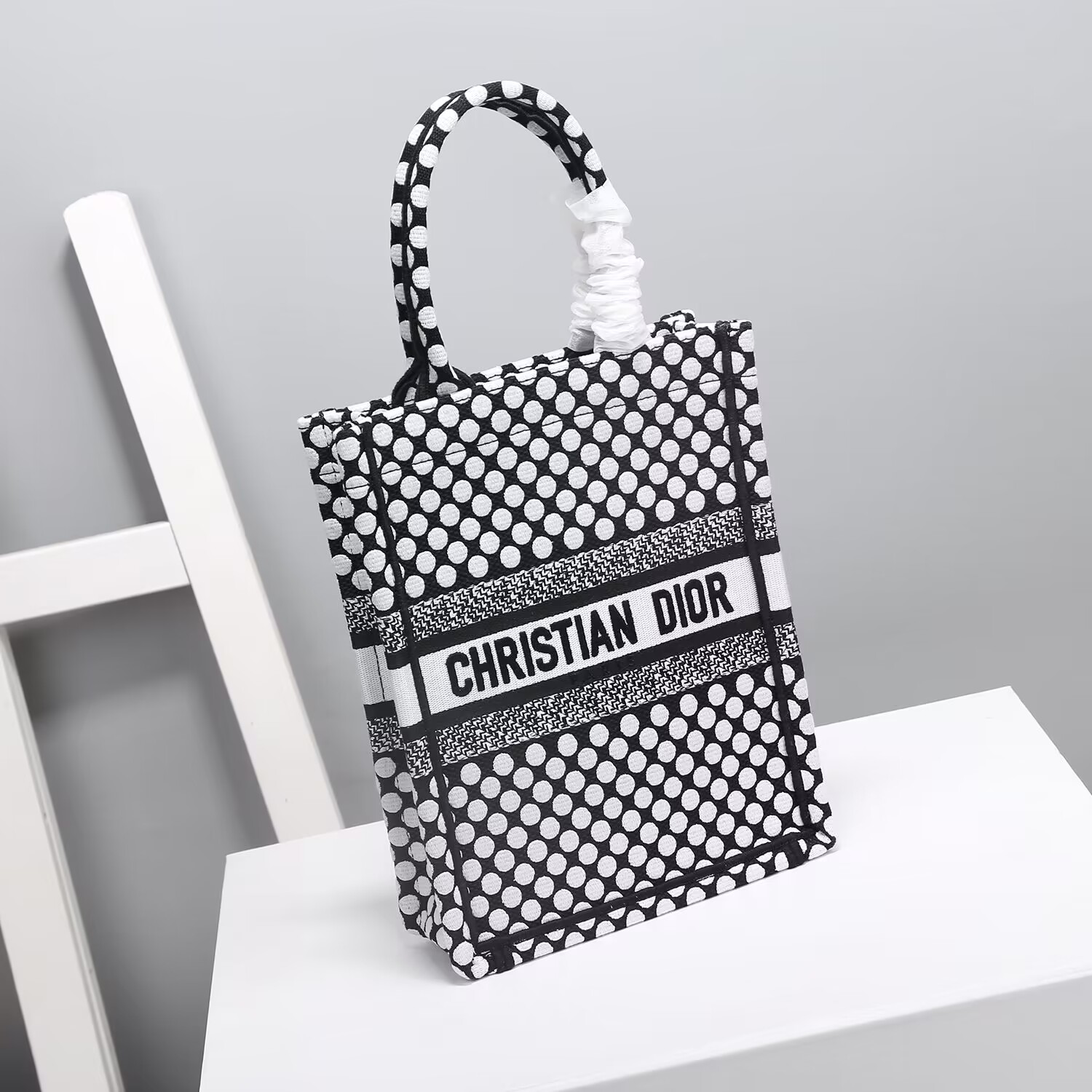D10r Book Tote