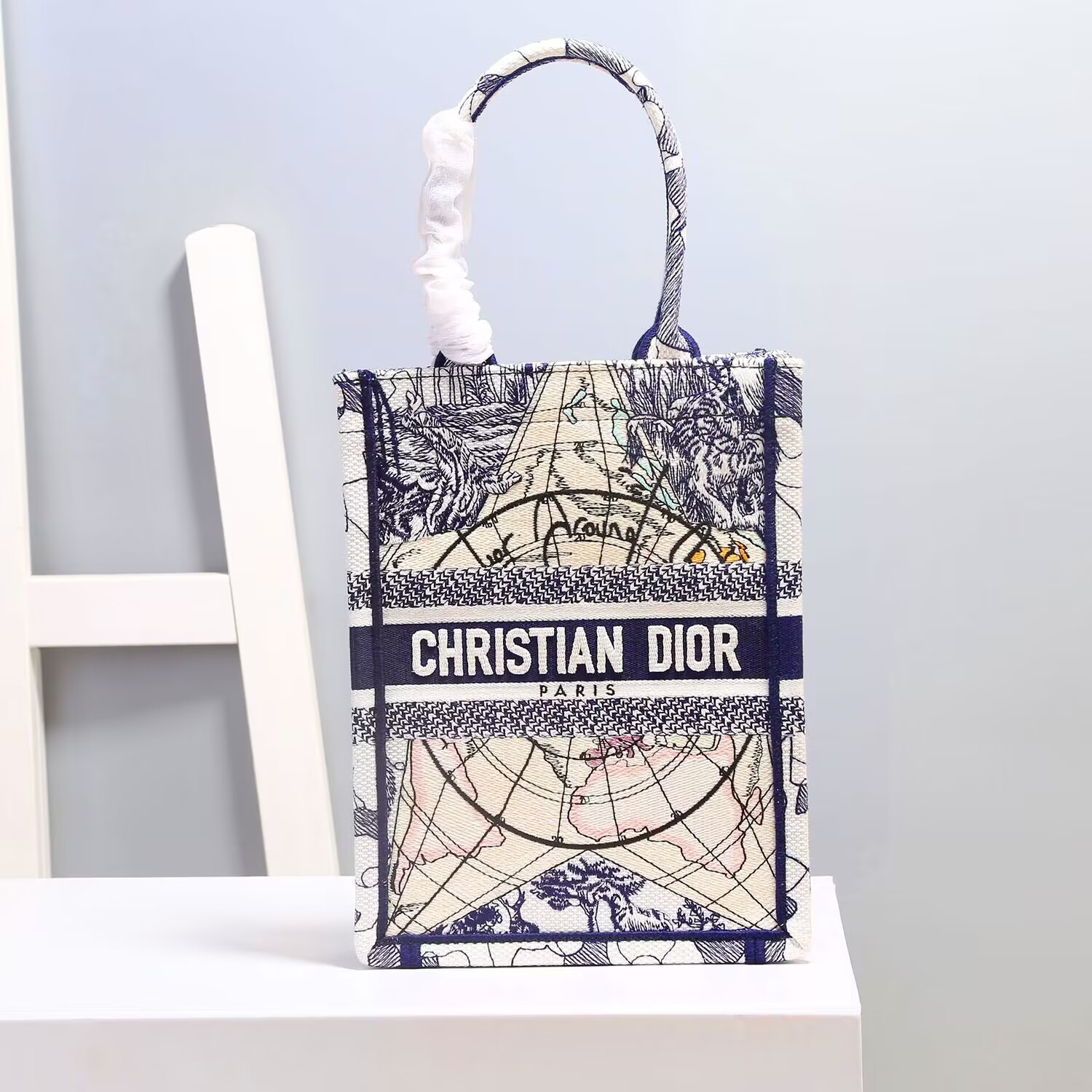 D10r Book Tote