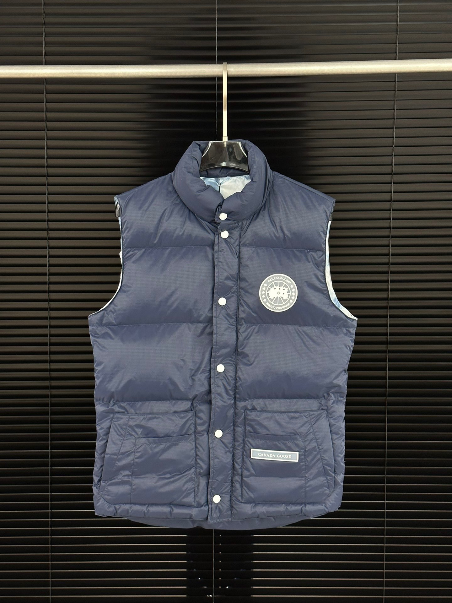 Can*a G00se Down Vest