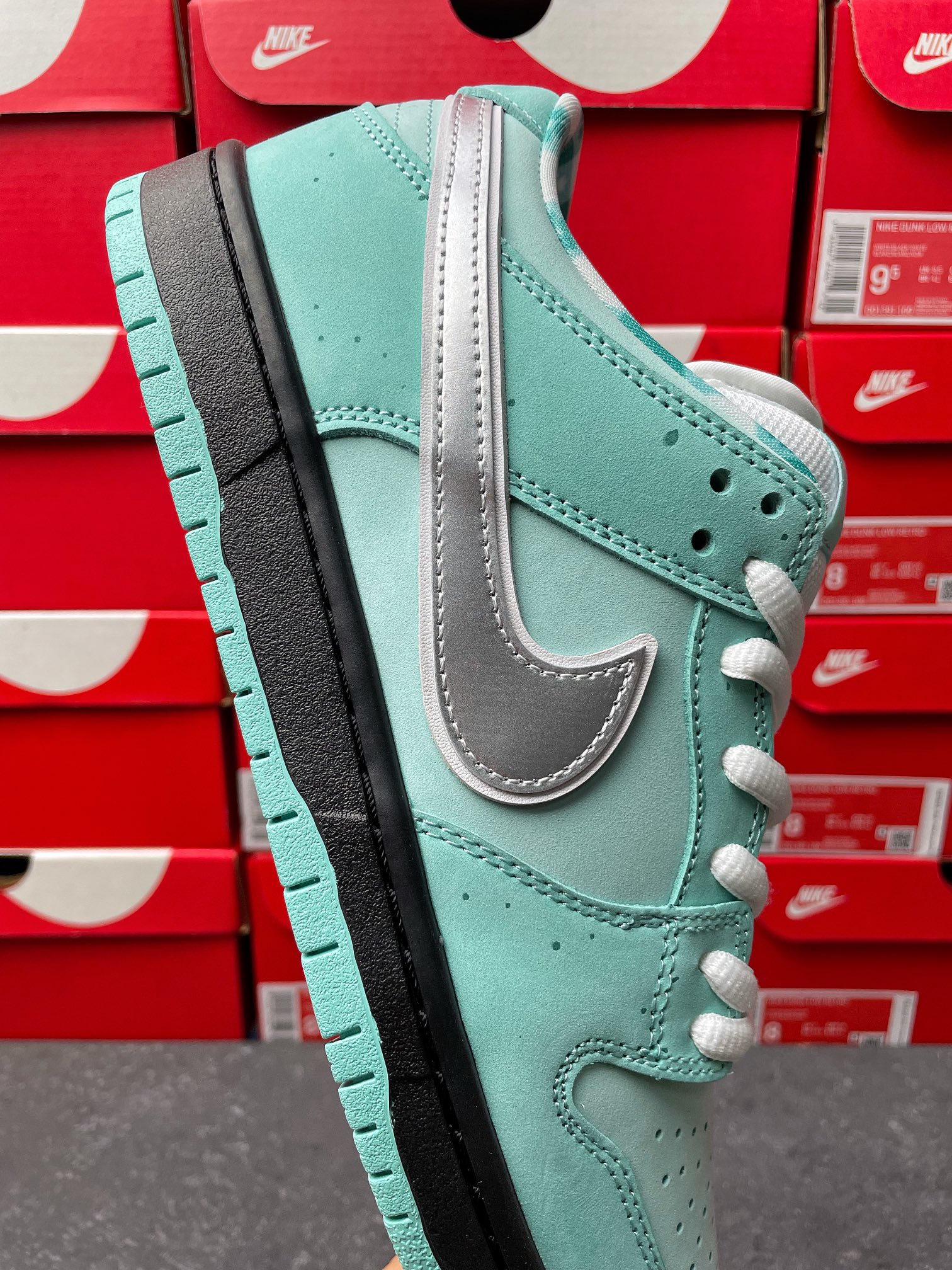 Nike SB Dunk Low Concepts T*f*ny Lobster