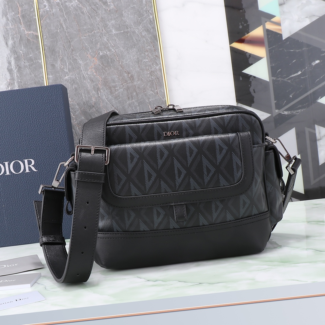 D10r Hit The Road Shoulder Bag