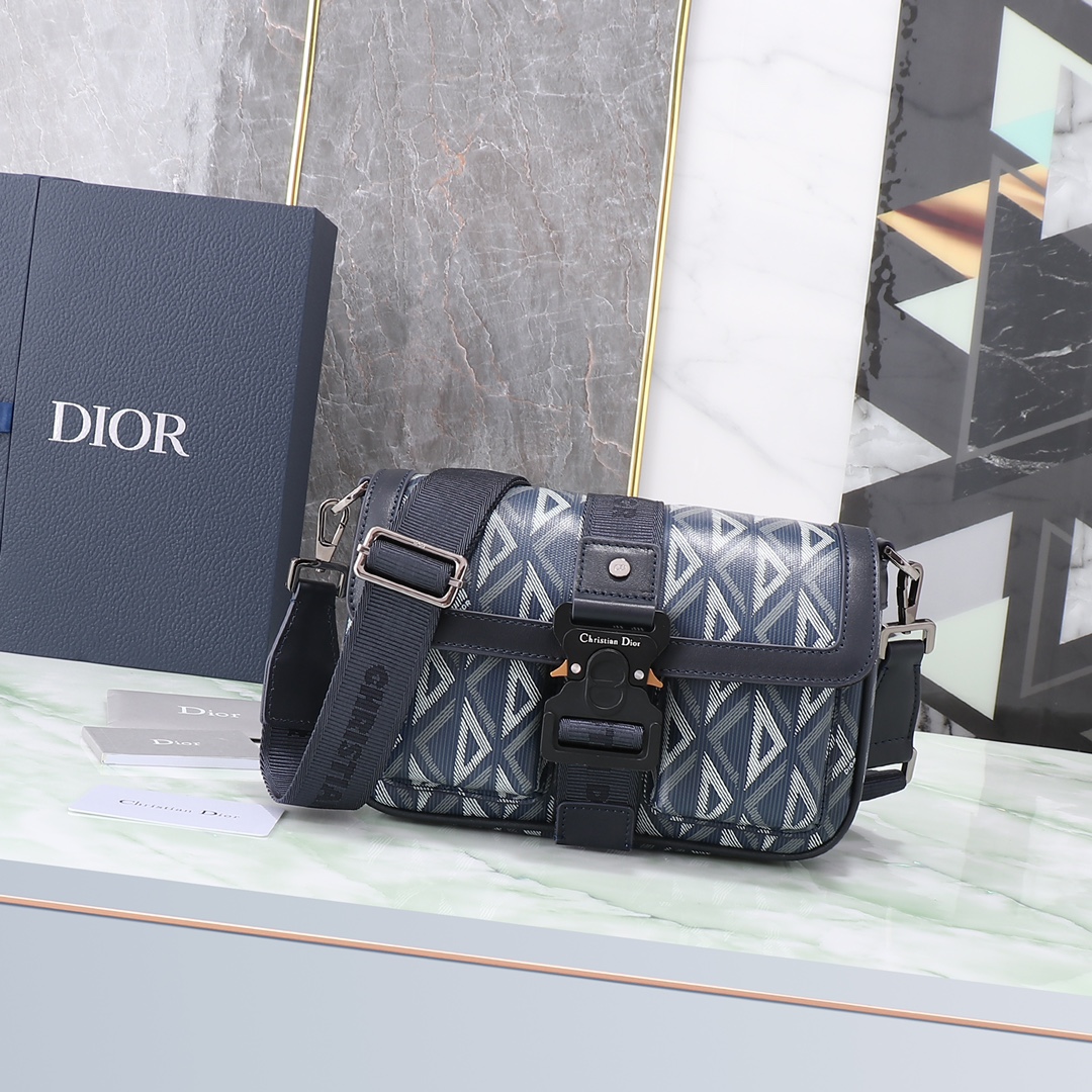 D10r Hit The Road Shoulder Bag
