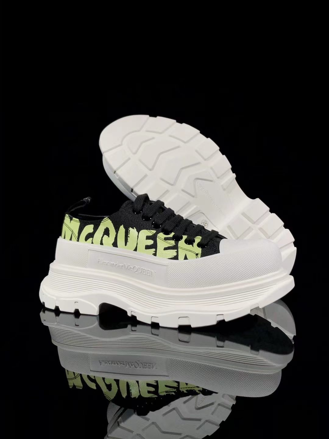 A1exa*der Mcqv*en