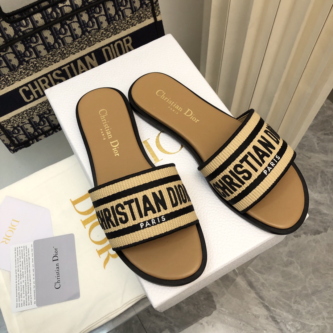 D10r slipper