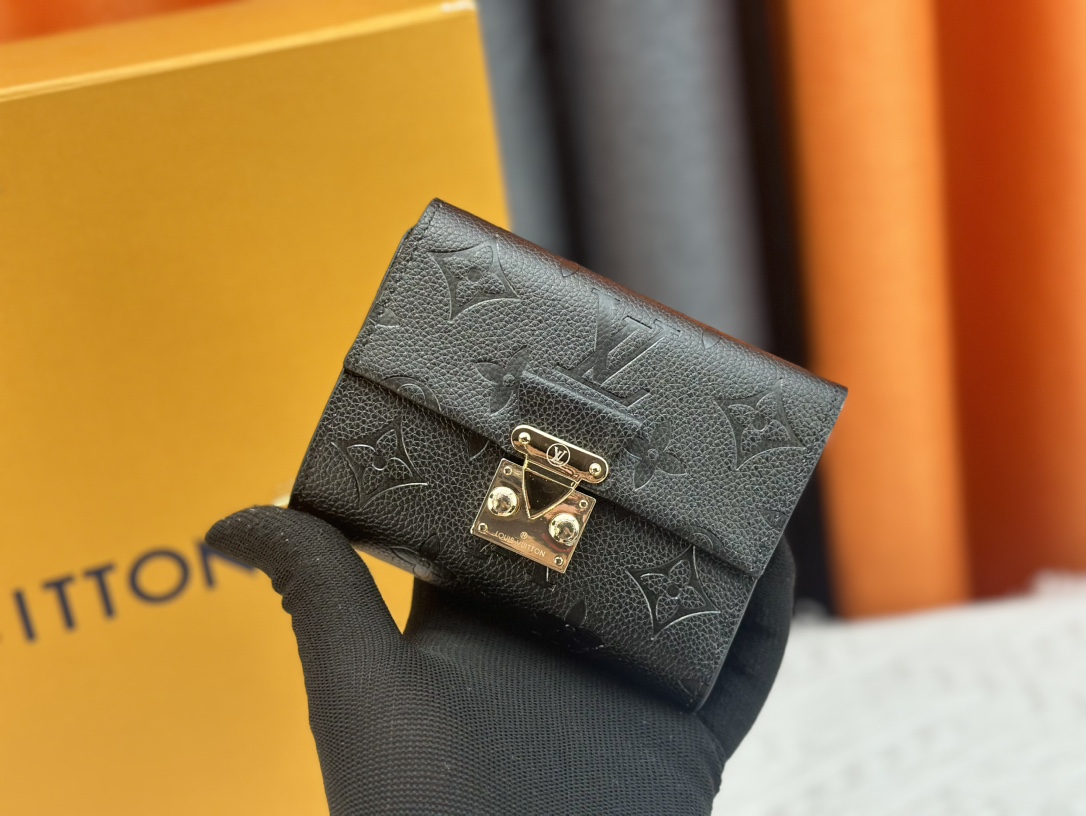 L0vis Vvtt0n Wallet Black