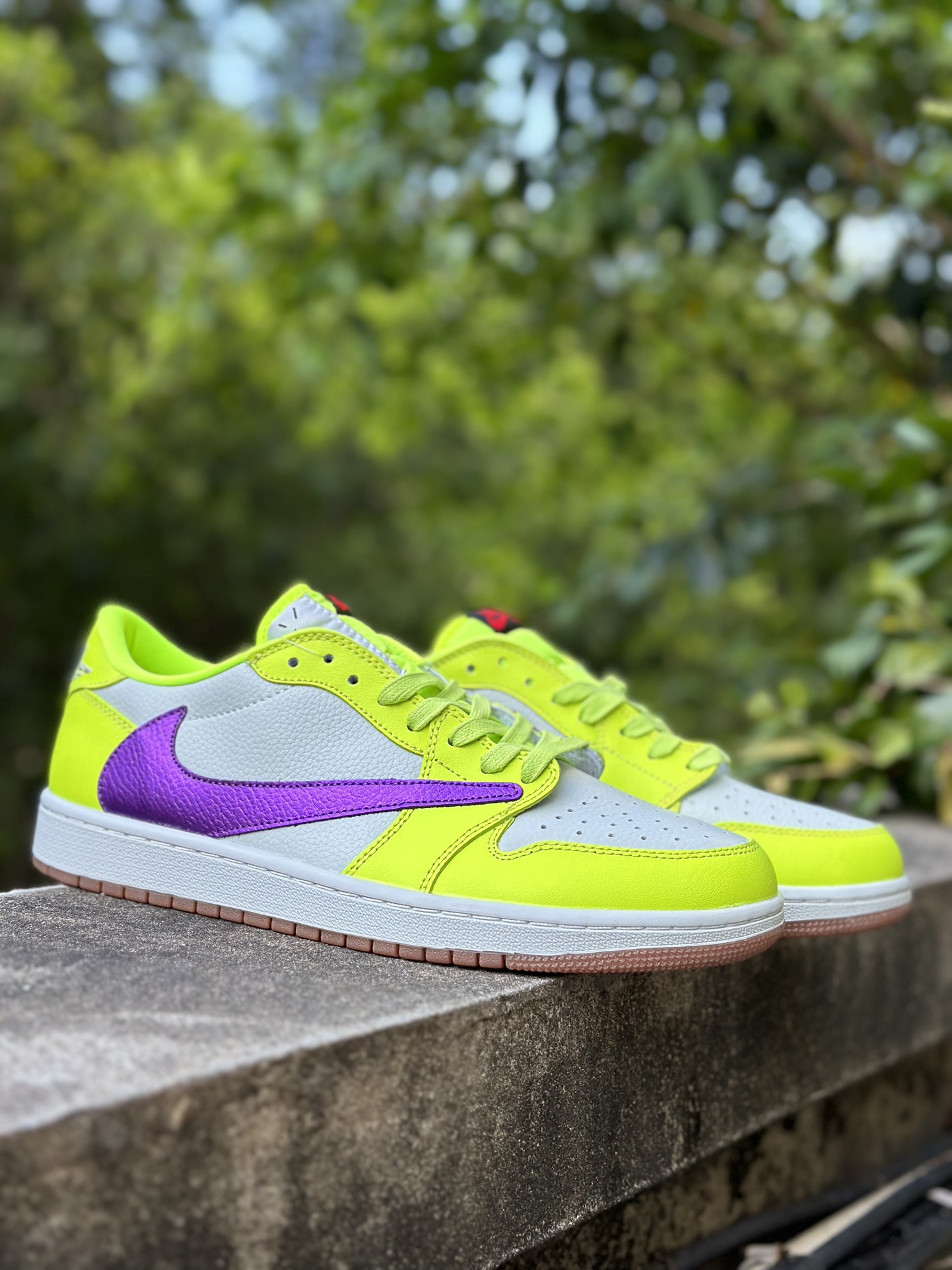 Air Jordan 1 Retro Low Travis Scott