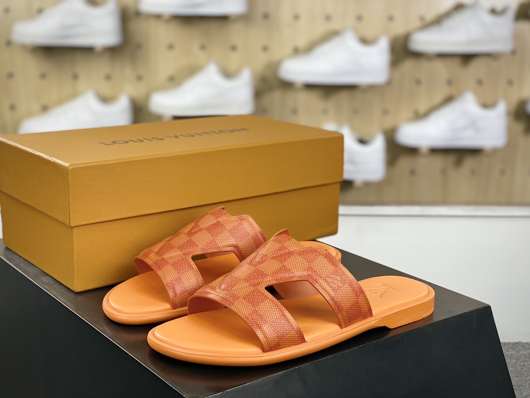 L0vis Vvtt0n slippers