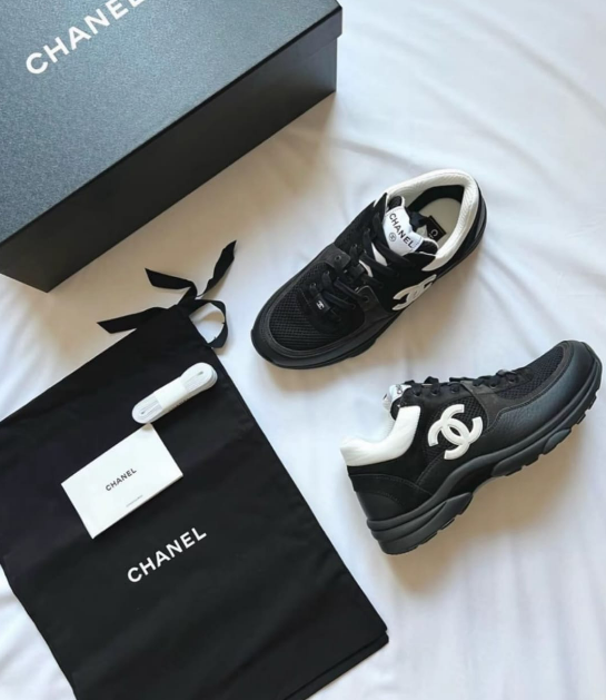 Ch**el Low Top Trainer Black White