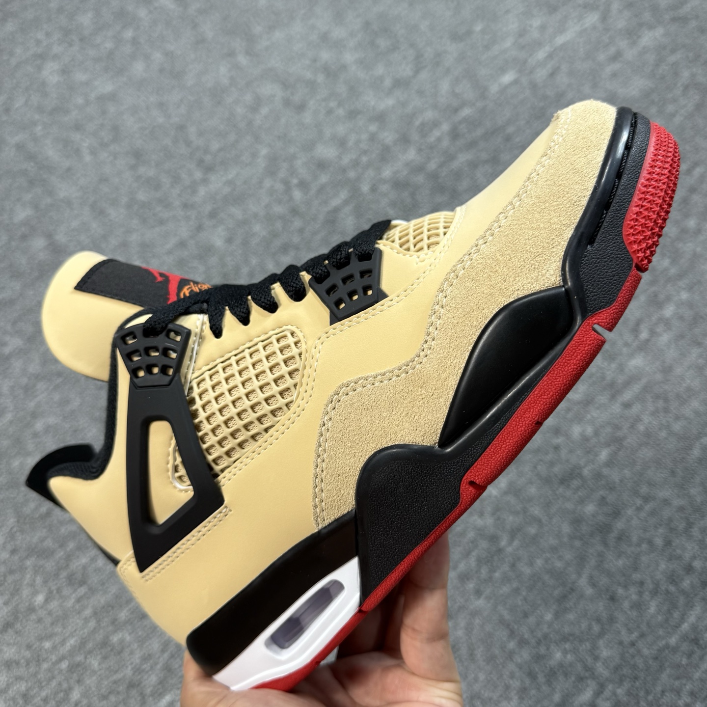 Air Jordan 4 PIZZA