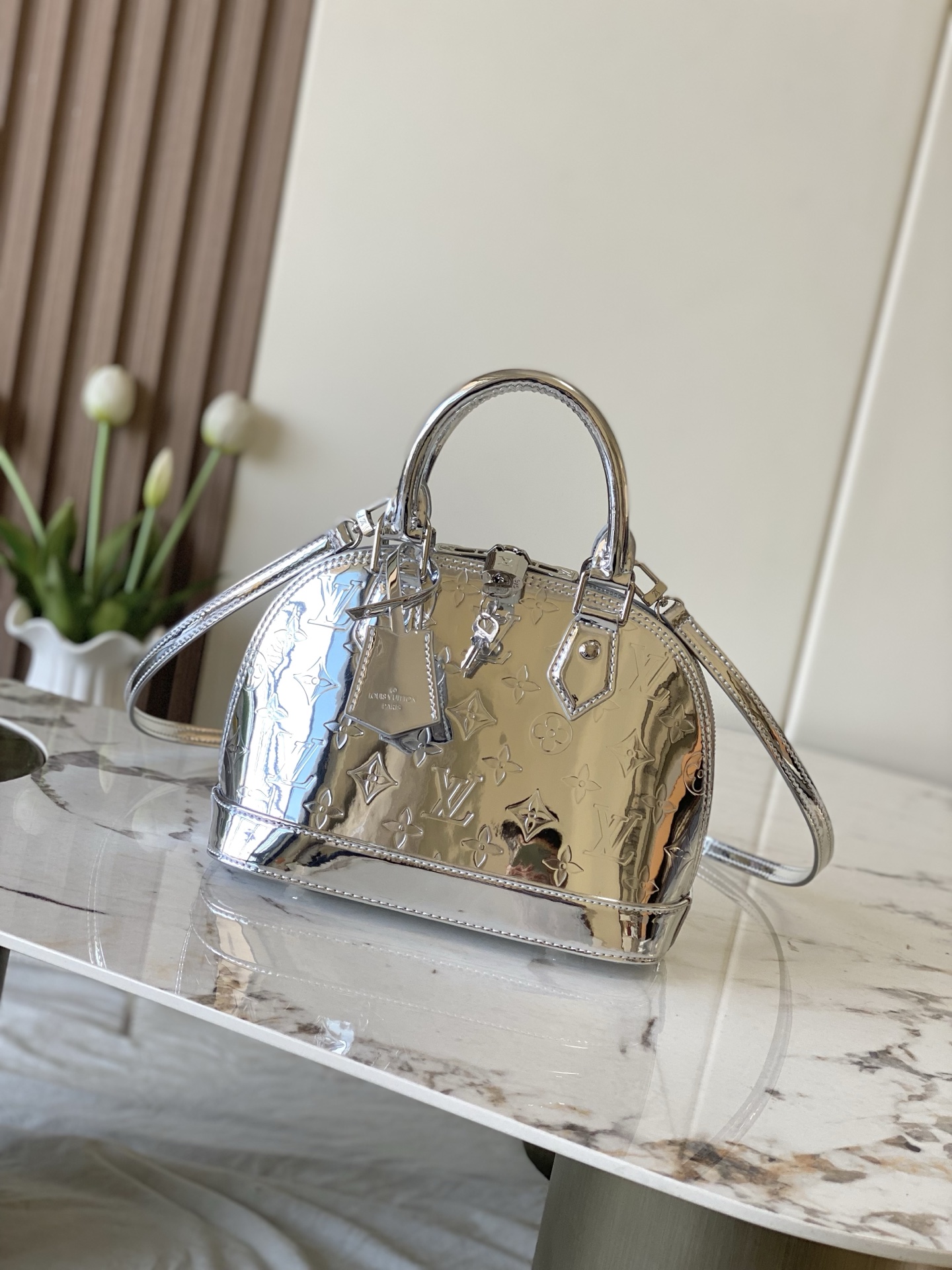 L0vis Vvtt0n Monogram Miroir Alma BB 263353 Silver